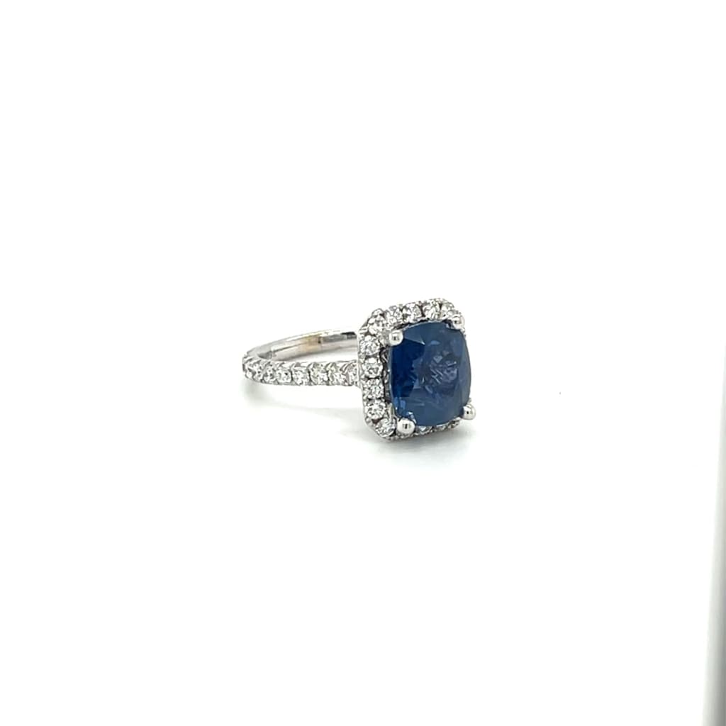 Sapphire ring with Diamonds in 18k White Gold at Regard