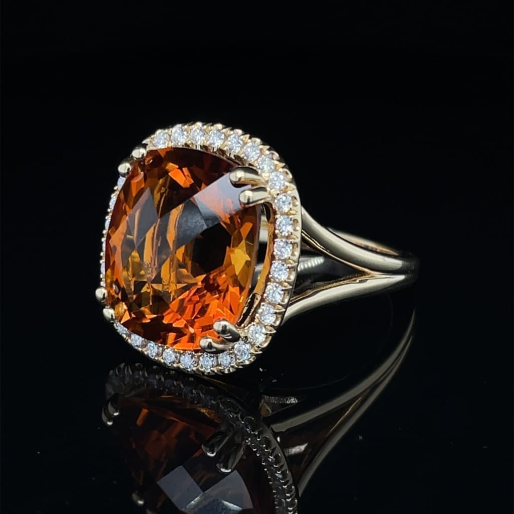 10 CT TOP QUALITY CITRINE WITH IDEAL CUT ACCENT DIAMONDS SET IN A 14 KARAT YELLOW GOLD RING AT - Regard Jewelry